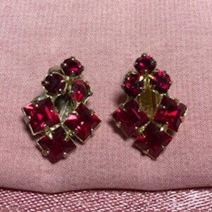 Elegant Vintage 1950s Red Faceted Clip Clear Gem Earrings Holiday Christmas